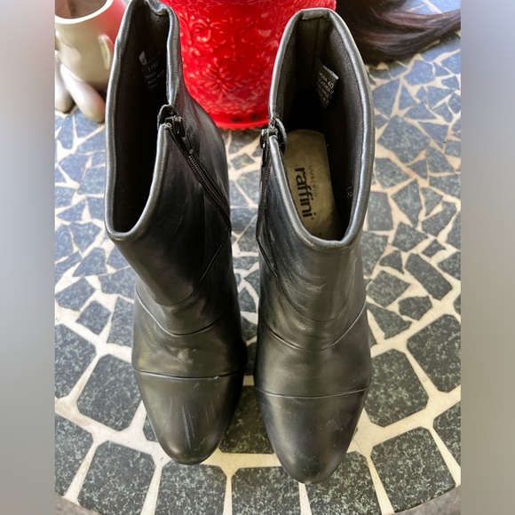 Umbarto Ruffini Vera black ankle boots. Size 40 or 9. Black leather upper. - Picture 5 of 11